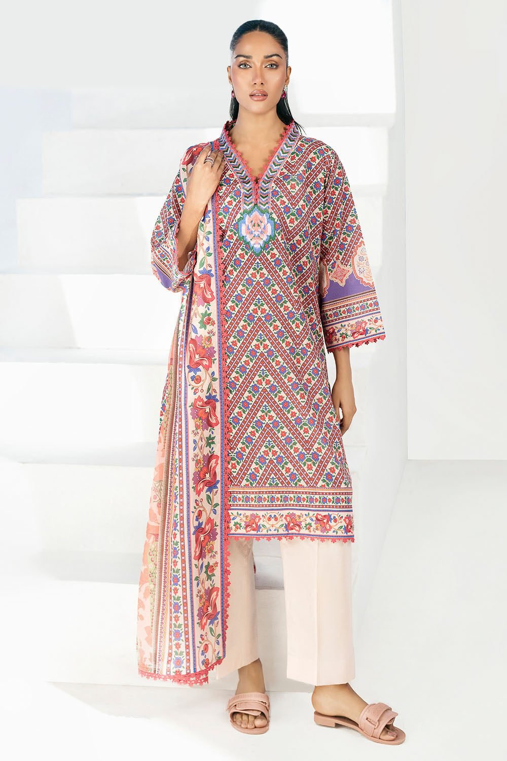 3 Piece Printed Lawn Suit With Embroidered Organza Neckline Cl-62257