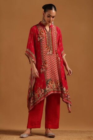 Fuchsia Crepe Ethnic Motifs Kurta Set With Hand Embroidery And Mirror Details