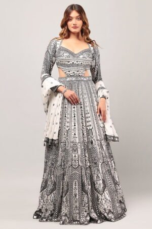 Snow White Classic Gown Set With All Ove...