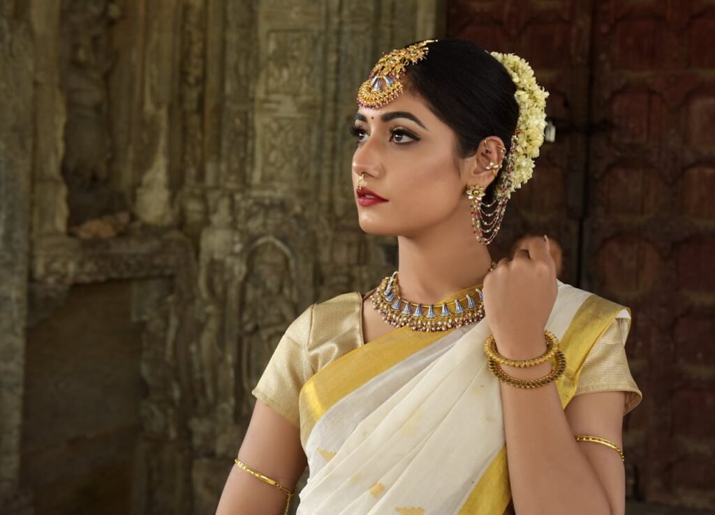 How is Kasavu Saree Made