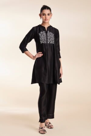 Raven Black Classic Coord Set With An Iv...