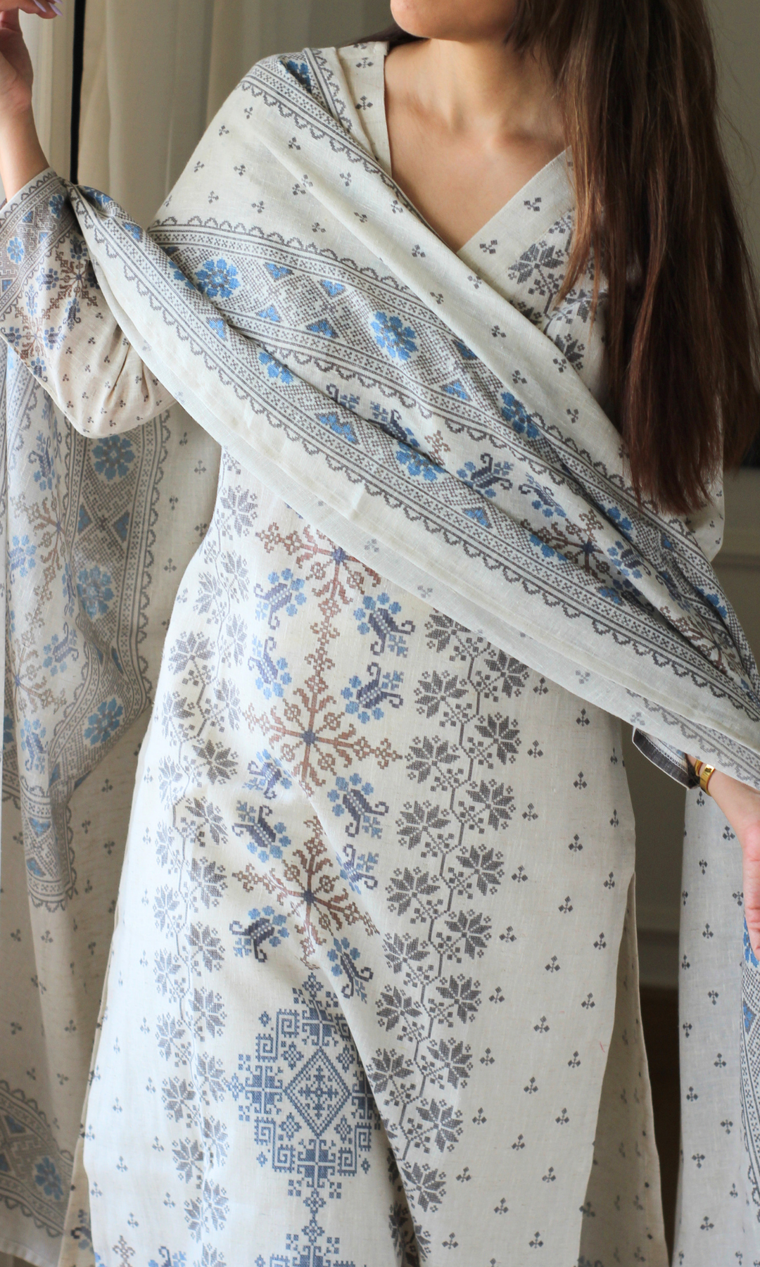 Linen Blend Ivory Blue Mosaic Kurta , Dupatta With Cotton Pants