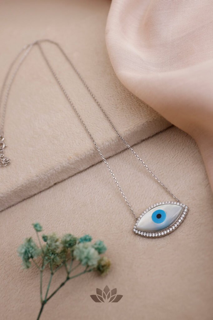Necklace Seira by Tamara Chennai, South Asian ethnic wear