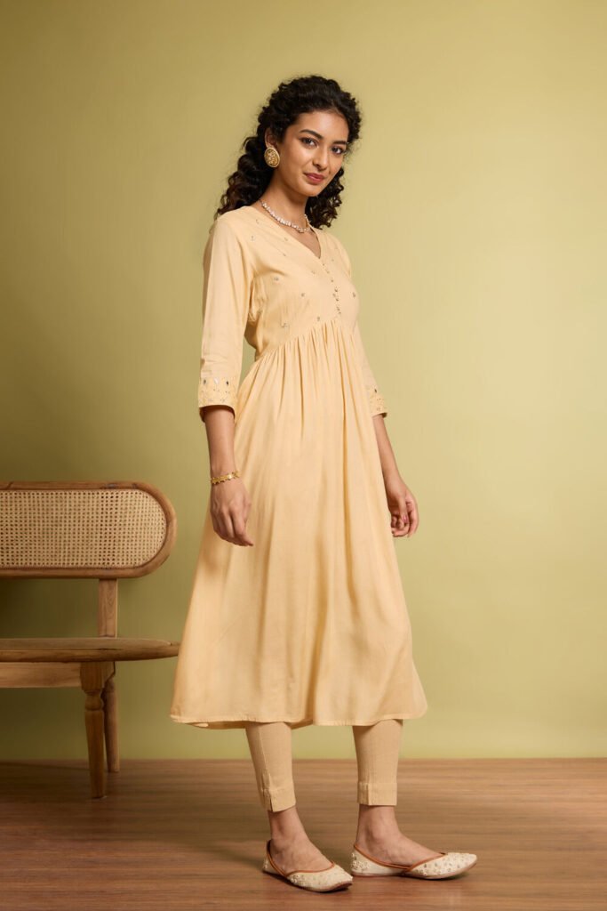 Off White Viscose Embroidered Kurta by Taneira, South Asian ethnic wear